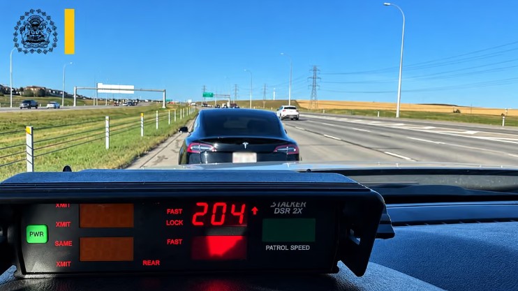 Calgary Driver Clocked at 189 km/h on Stoney Trail Near Glenmore Trail, 89 km/h Over the Limit