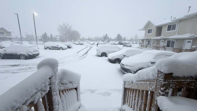 Fort McMurray Snowstorm Strands Drivers on Alberta’s Highway 63 as RCMP Warn Against Travel; Up to 30 cm Forecast (photo 2)