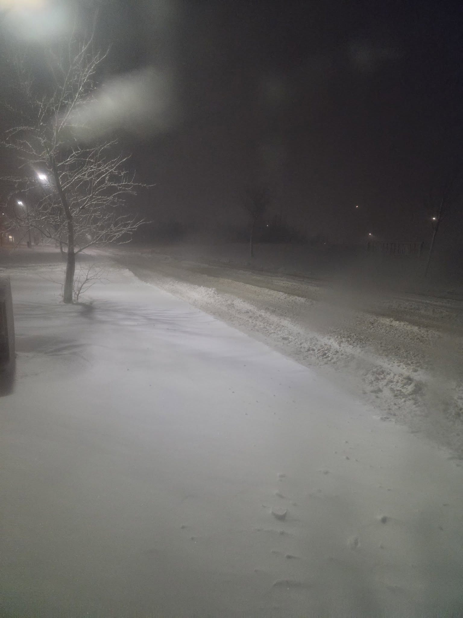 Fort McMurray Snowstorm Strands Drivers on Alberta’s Highway 63 as RCMP Warn Against Travel; Up to 30 cm Forecast (photo 5)