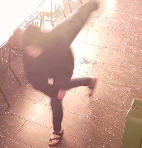 Edmonton Restaurant Arson: Police Release Images of 2 Women After Axe Break-In (photo 2)