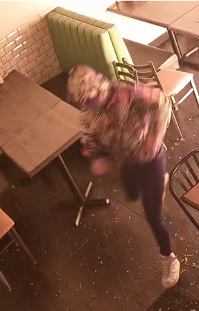 Edmonton Restaurant Arson: Police Release Images of 2 Women After Axe Break-In (photo 3)